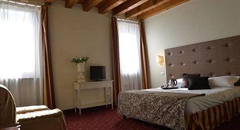 Franciscus Hotel Verona Eksteriør billede
